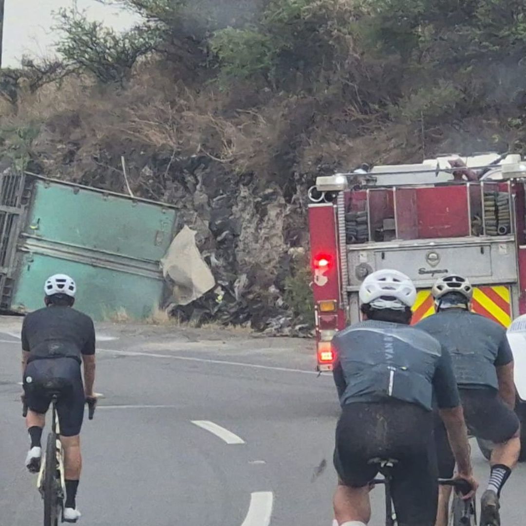 Fatal Volcadura en El Nabo Deja un Transportista Sin Vida
